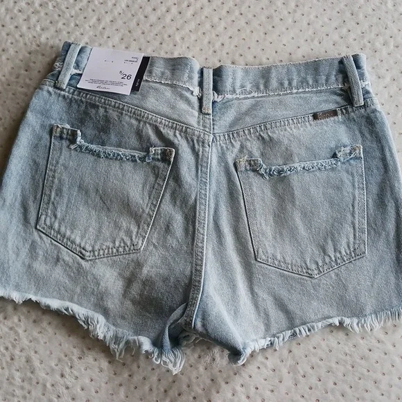 Kancan Women's Distressed Light Wash Jean Shorts - size 5/26 - Picture 3 of 16